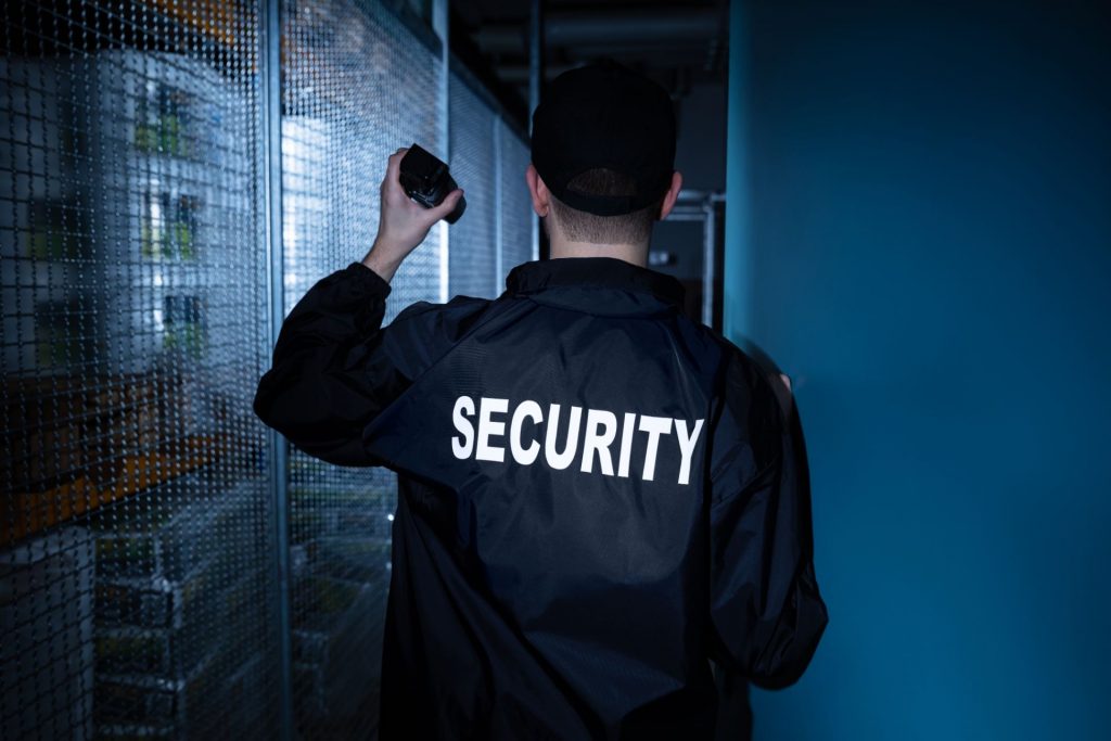 The Importance of 24/7 Security Guard Services for Apartment Buildings